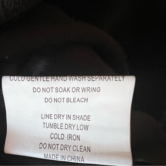 Selfie Leslie long sleeve little black dress. Size L - Picture 7 of 7